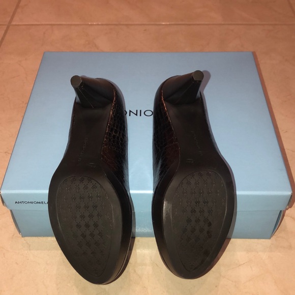 New Antonio Melani Bronze Gold Pump Heels - Picture 4 of 4